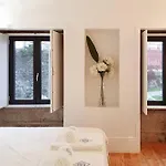 Great Flat & View In Historic By Lovelystay 아파트 *