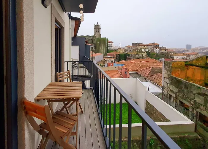 Great Flat & View In Historic By Lovelystay
