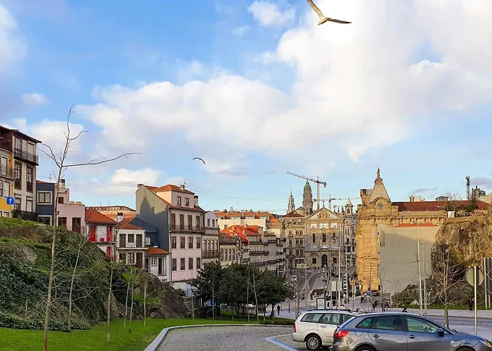 Great Flat & View In Historic By Lovelystay דירה *