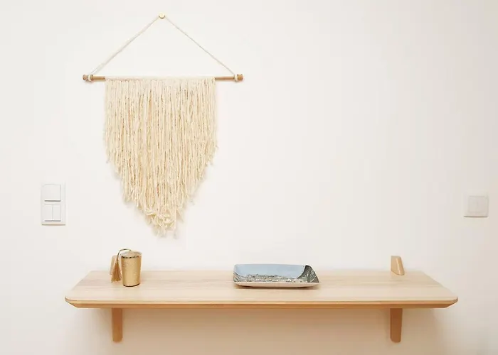 Great Flat & View In Historic By Lovelystay *