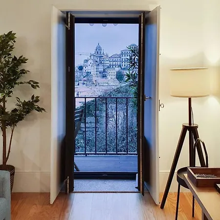 Great Flat & View In Historic By Lovelystay アパート