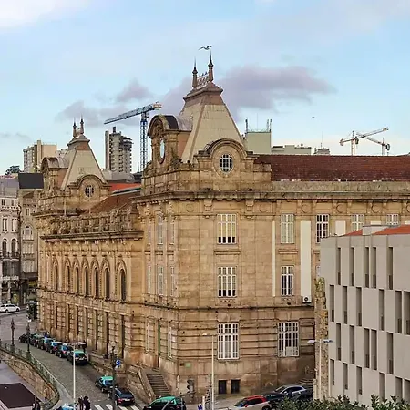 Great Flat & View In Historic By Lovelystay ポルト