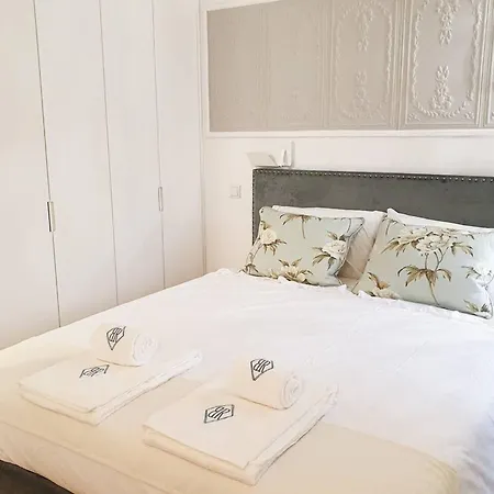 Апартаменты Great Flat & View In Historic By Lovelystay